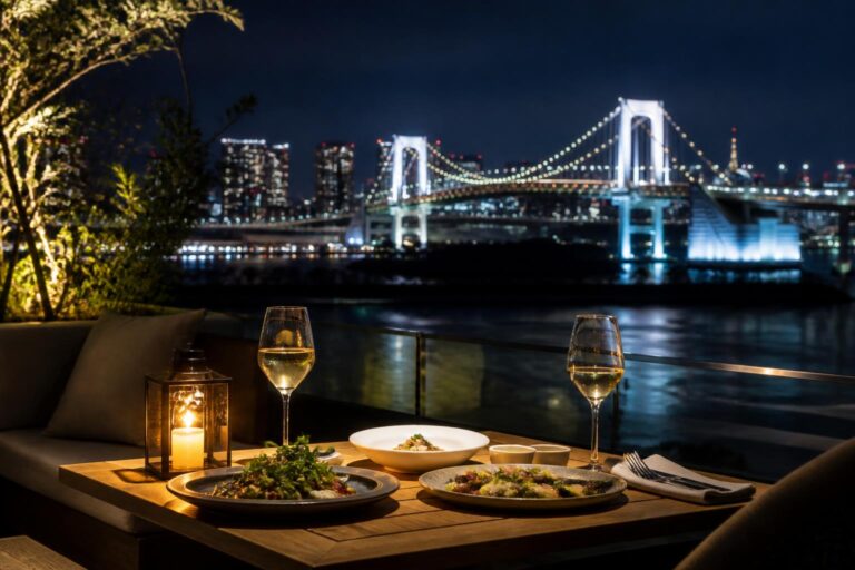 東京で静かにデートできるレストランは？